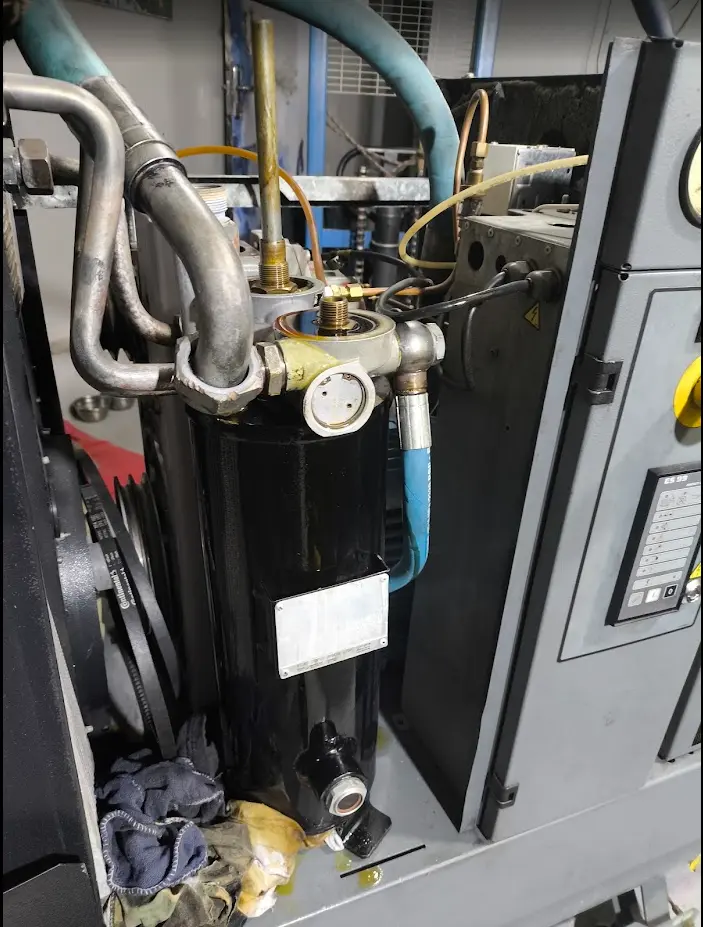 Correção de Vazamentos de Óleo e Ar em Compressores de Parafuso
